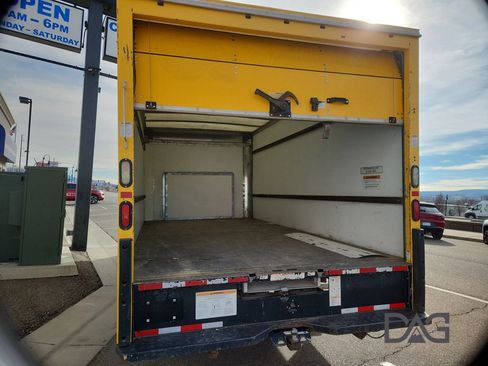 Used 2015 Ford E-350 and Econoline 350 Super Duty image 9