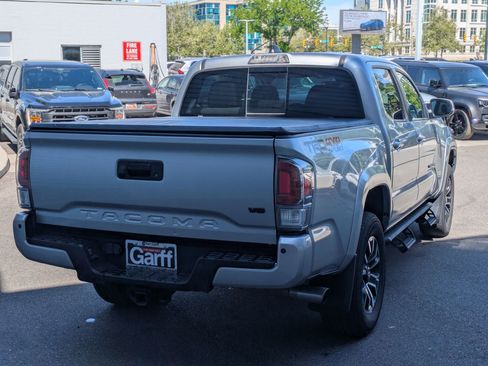 Used 2022 Toyota Tacoma TRD Sport w/ Technology Package AWD/4WD image 3