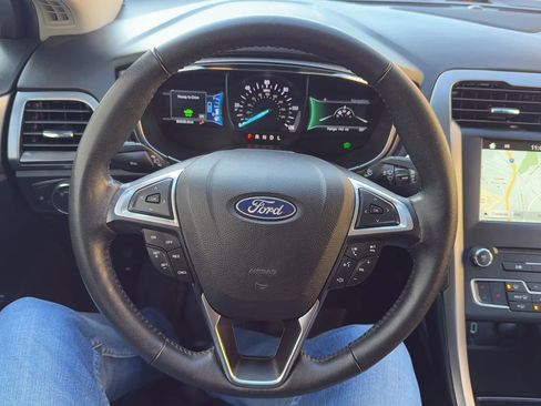 Used 2018 Ford Fusion Energi SE FWD image 10