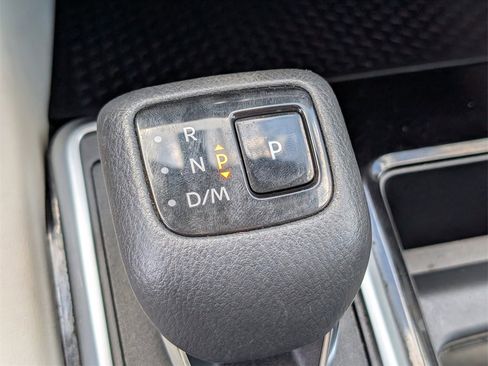 Used 2022 Nissan Pathfinder SV image 29