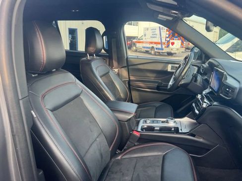 Used 2022 Ford Explorer ST-Line w/ Class IV Trailer Tow Package AWD/4WD image 8