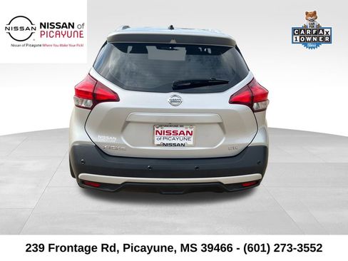 Used 2020 Nissan Kicks SR image 4