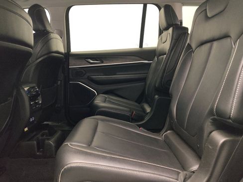 Used 2021 Jeep Grand Cherokee L Limited AWD/4WD image 18