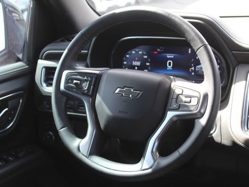 Used 2023 Chevrolet Suburban Z71 w/ Luxury Package image 22