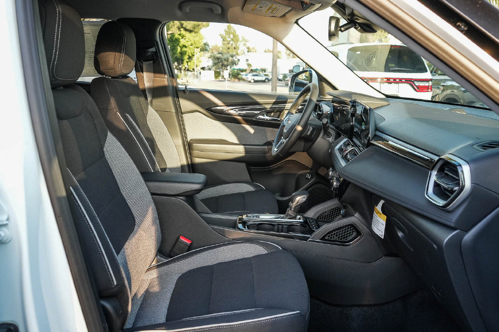 New 2026 Chevrolet TrailBlazer LT w/ Convenience Package FWD image 15