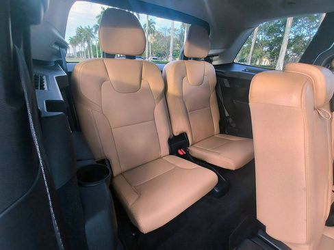Used 2016 Volvo XC90 T6 Momentum image 32