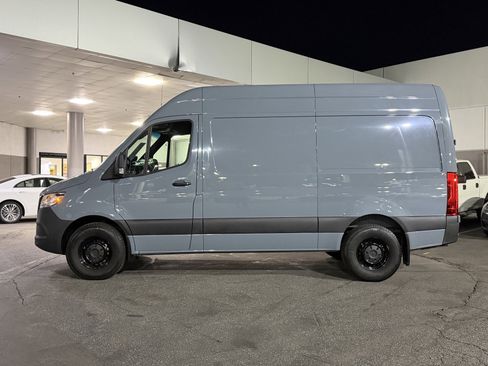 Used 2023 Mercedes-Benz Sprinter 2500 image 6