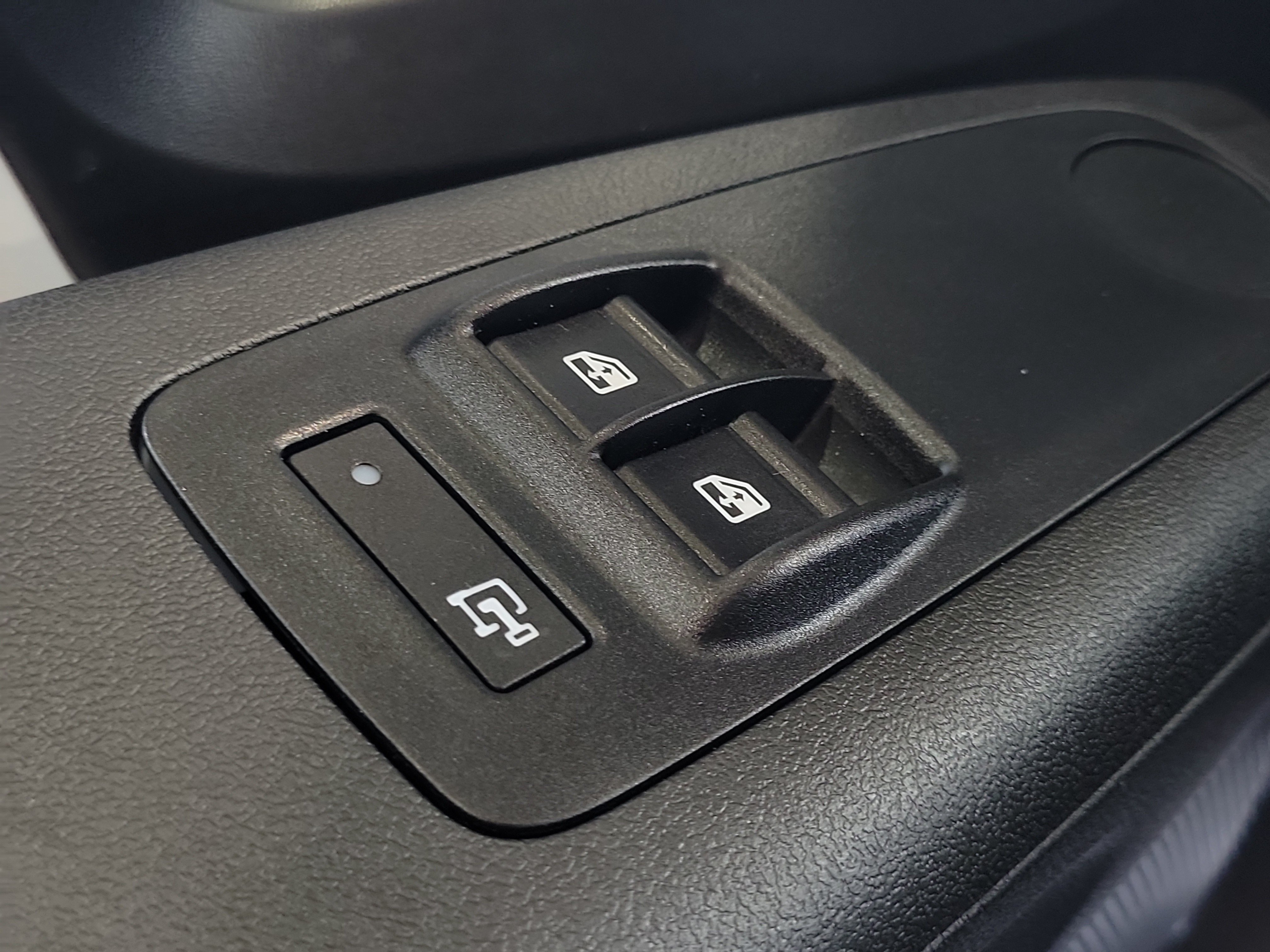 Used 2025 RAM ProMaster 1500 FWD image 12
