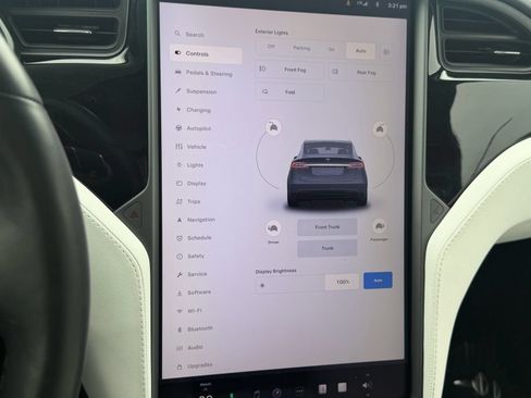 Used 2018 Tesla Model X 75D AWD/4WD image 28