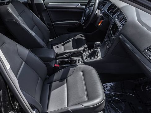 Used 2015 Volkswagen Golf TDI SE w/ Lighting Package FWD image 32