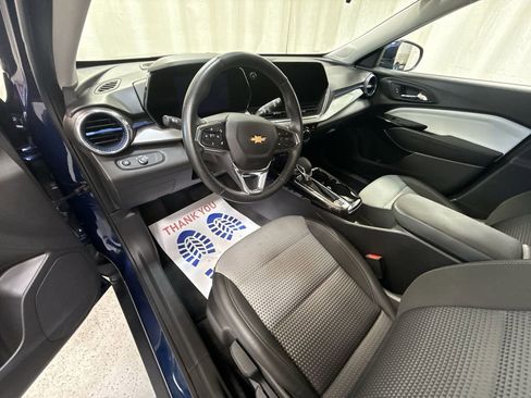 Used 2024 Chevrolet Trax LT w/ Driver Confidence Package image 14