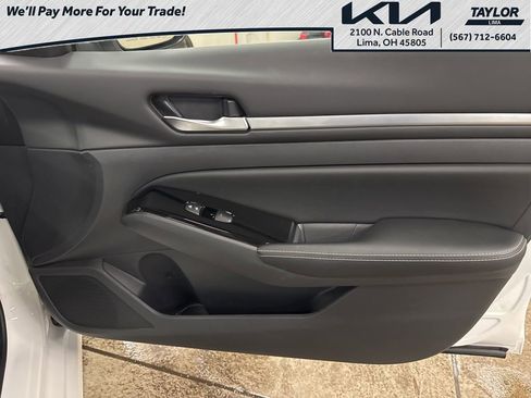 Used 2023 Nissan Altima 2.5 SV image 24