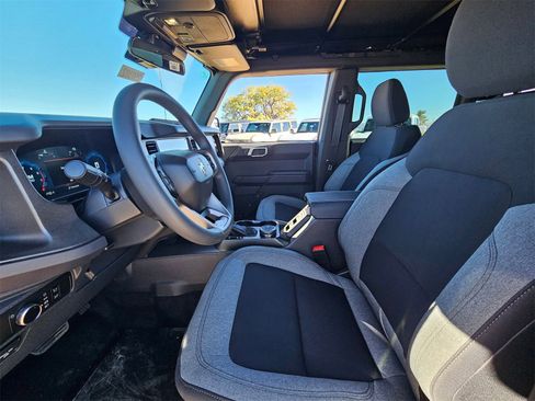 New 2025 Ford Bronco 4-Door image 11