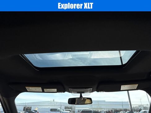 Used 2017 Ford Explorer XLT w/ Equipment Group 202A image 20