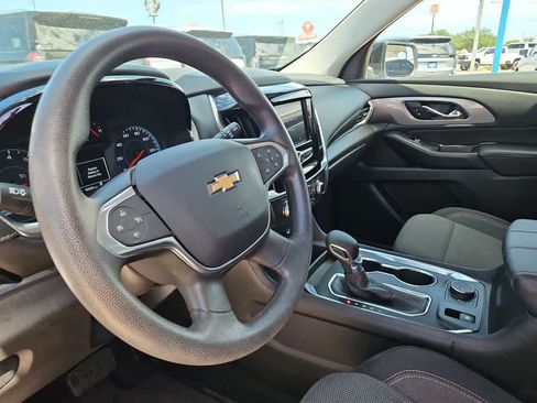 Used 2021 Chevrolet Traverse LS FWD image 10