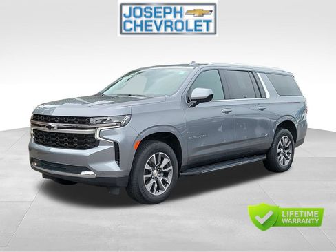 Used 2022 Chevrolet Suburban LS w/ Driver Alert Package AWD/4WD image 2