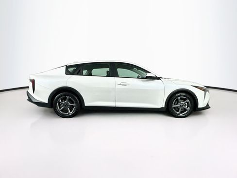 Used 2025 Kia K4 FWD image 10