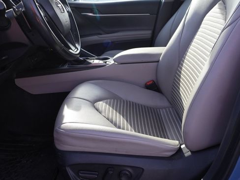 Used 2023 Toyota Camry SE AWD/4WD image 11
