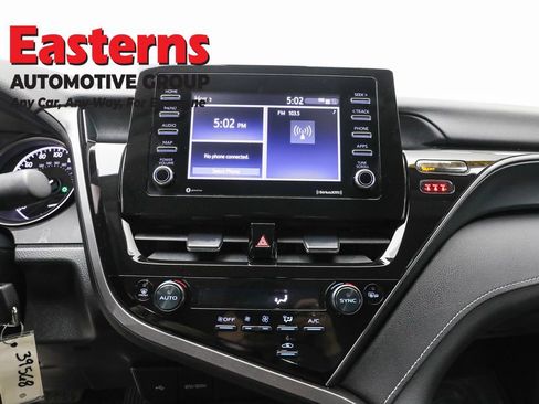 Used 2024 Toyota Camry SE image 12