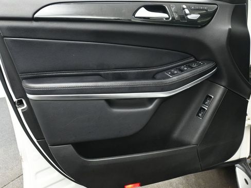 Used 2018 Mercedes-Benz GLS 550 4MATIC w/ Driver Assistance Package image 10