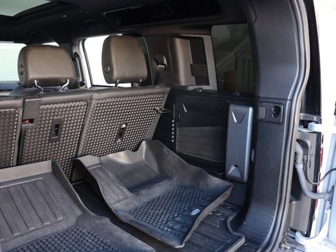 Used 2022 Land Rover Defender 110 SE AWD/4WD image 25
