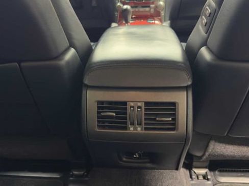 Used 2007 Lexus LS 460 RWD image 16