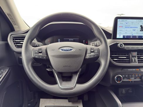 Used 2025 Ford Escape Active AWD/4WD image 14