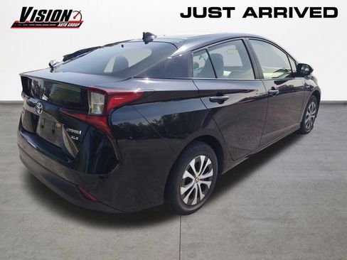 Used 2019 Toyota Prius XLE AWD/4WD image 5