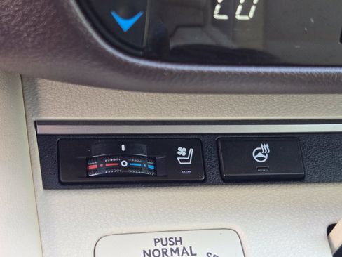 Used 2017 Lexus ES 300h w/ Navigation System Package FWD image 19
