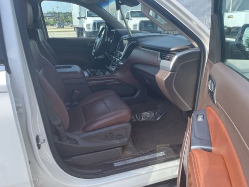 Used 2015 Chevrolet Suburban LTZ AWD/4WD image 35