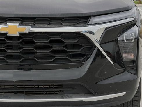 Certified 2025 Chevrolet Trax LT image 8