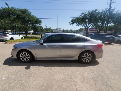 Used 2023 Honda Civic LX image 3