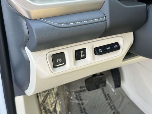 Used 2023 GMC Acadia Denali w/ Denali Ultimate Package image 24