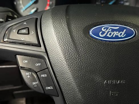 Used 2018 Ford Edge SE FWD image 29
