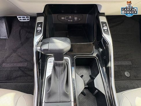 Certified 2025 Kia Sorento SX image 18