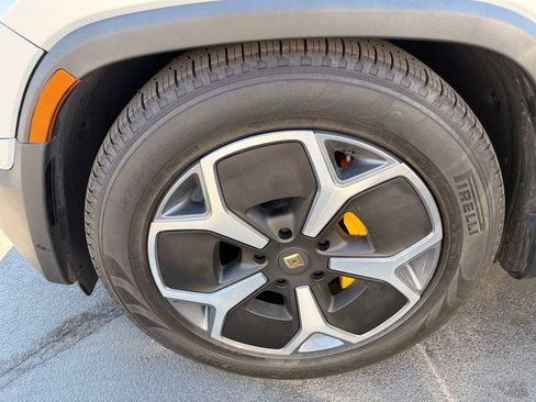 Used 2024 Rivian R1S Adventure AWD/4WD image 2