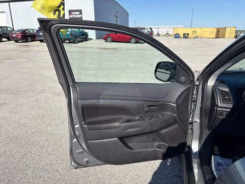 Used 2014 Mitsubishi Outlander Sport ES AWD/4WD image 23