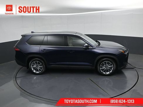Used 2025 Toyota Grand Highlander AWD image 51