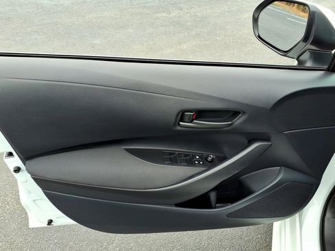 Used 2025 Toyota Corolla LE image 13