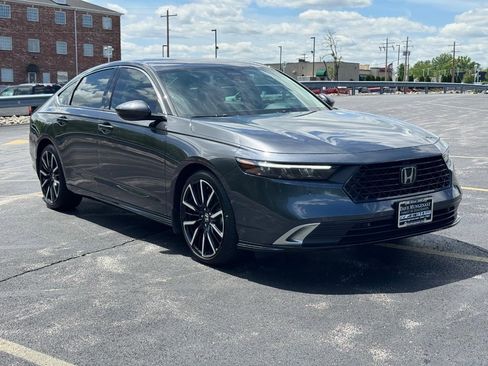Certified 2025 Honda Accord Touring image 2