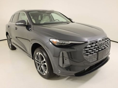 Certified 2025 Audi Q5 Premium w/ Premium Plus AWD/4WD image 7