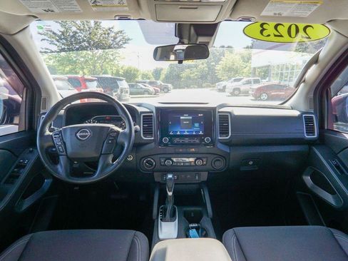 Used 2023 Nissan Frontier SV w/ SV Convenience Package AWD/4WD image 13