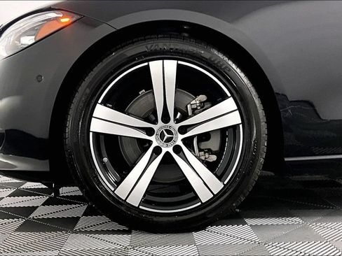Used 2025 Mercedes-Benz C 300 Sedan image 8