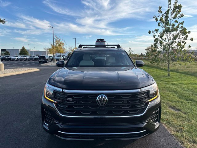 Used 2024 Volkswagen Atlas Cross Sport SEL Premium R-Line AWD/4WD image 3