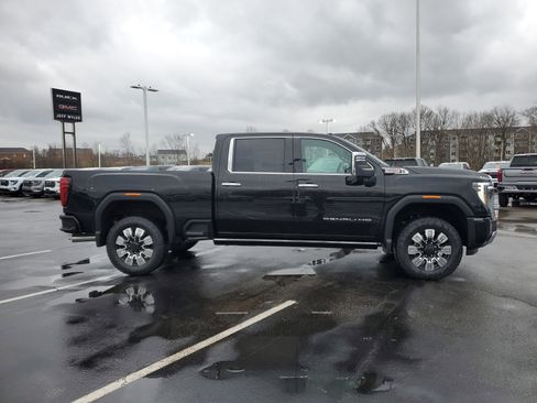 New 2026 GMC Sierra 2500 Denali w/ Denali Reserve Package image 3