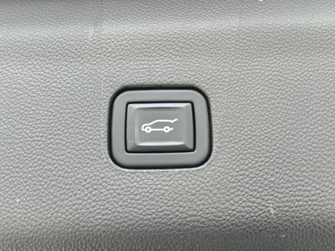 Used 2022 Buick Enclave Avenir w/ Avenir Technology Package image 15