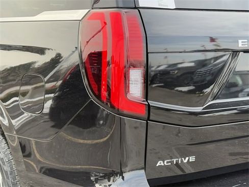 New 2026 Ford Expedition Active image 7