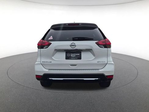 Used 2018 Nissan Rogue SV AWD/4WD image 6