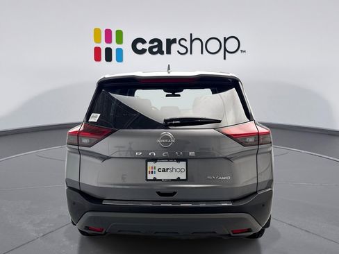 Used 2023 Nissan Rogue SV image 4