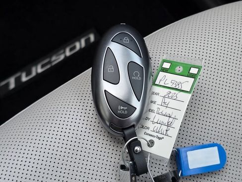 Used 2025 Hyundai Tucson Limited FWD image 38